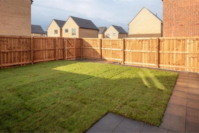 3 bed Semi-Detached to rent Image 10