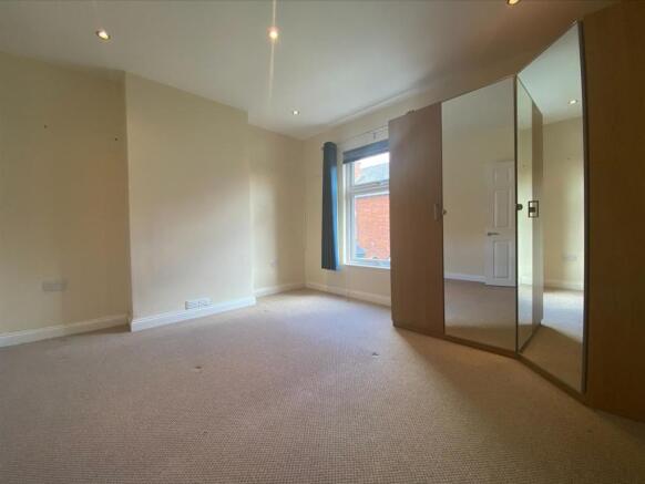 Bedroom 1.jpg