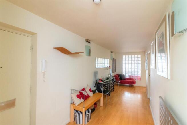 3 bed Apartment for sale Image 12