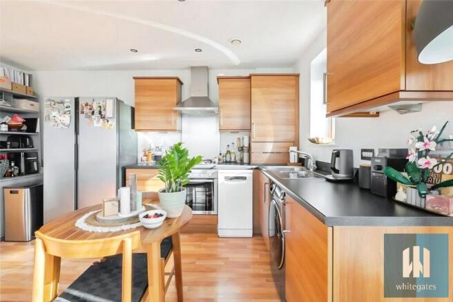 2 bed Apartment to rent Image 5