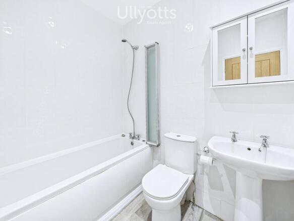 2 bed Flat to rent Image 8