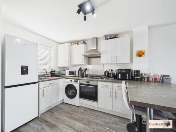 Open Plan Kitchen Breakfast / Lounge Area