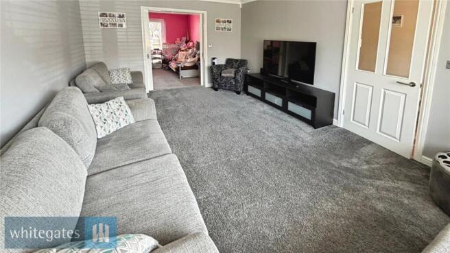 4 bed Detached for sale Image 6