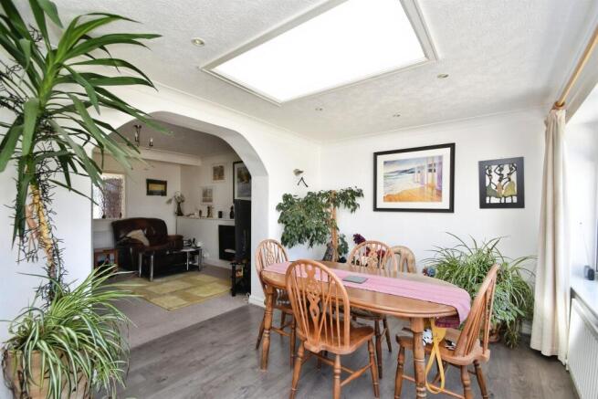4 bed Detached Bungalow for sale Image 7