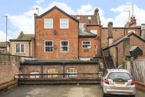 Flat 1, Astenway House, East Street, Chesham HP5 1BP