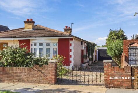 Briscoe Road, Rainham, RM13
