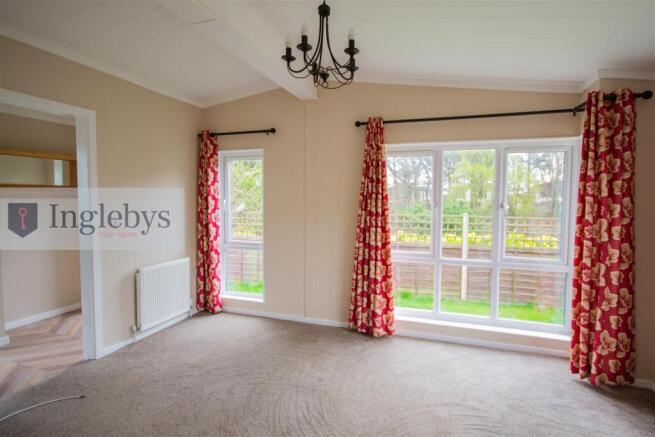 2 bed Park Home for sale Image 12