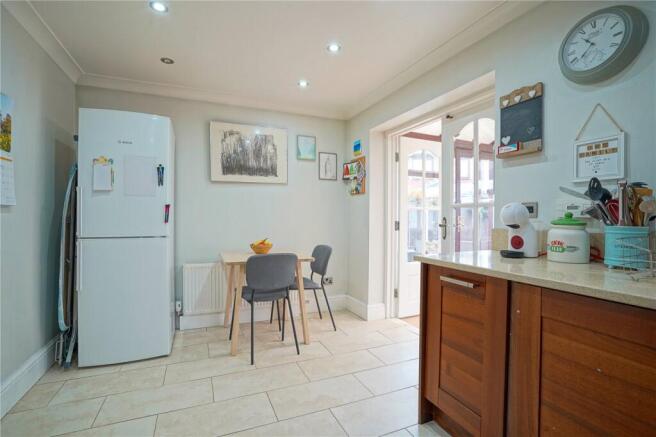4 bed Semi-Detached for sale Image 6