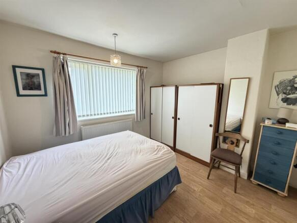 3 bed House for sale Image 10