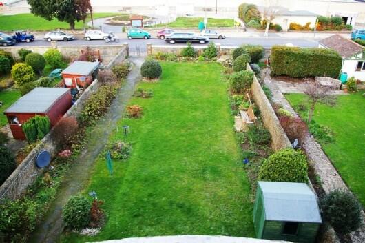 LOVELY COMMUNAL LAWN
