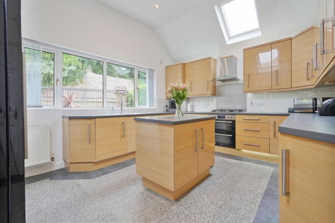 3 bed Detached Bungalow for sale Image 4