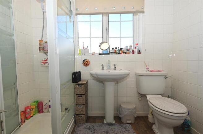 2 bed Semi-Detached Bungalow for sale Image 11