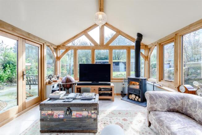 OAK GARDEN ROOM