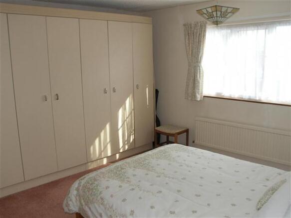 BEDROOM 2