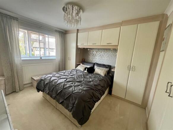 6. bed1.jpg