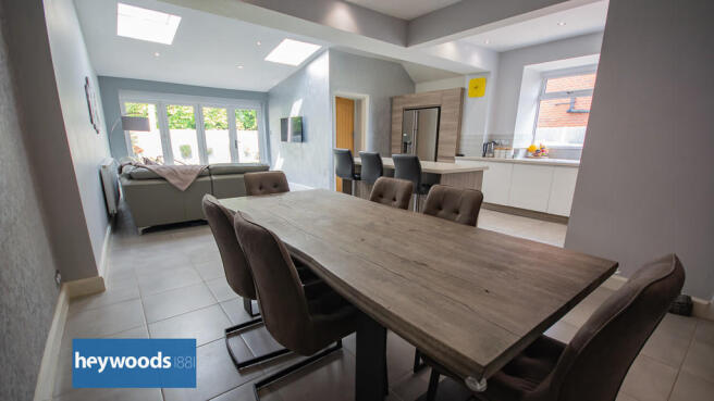 Open Plan Fitted ...
