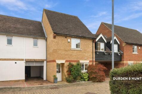 Retreat Way, Chigwell, IG7