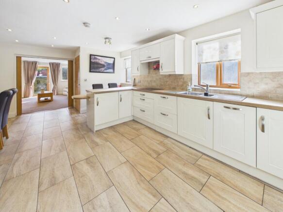 CAM04789G0-PR0046-STILL006