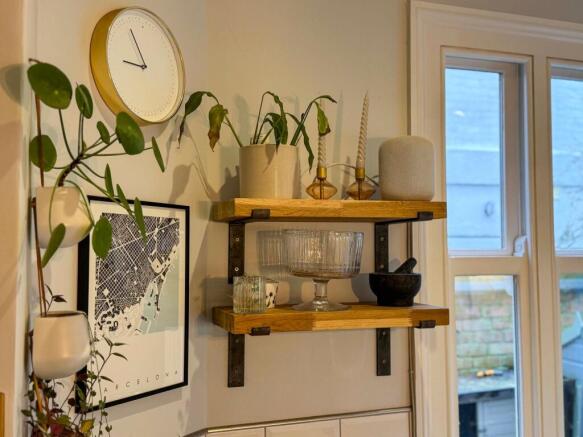 Fitted Kitchen / Breakfast Room