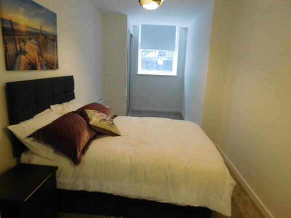 2 bed Apartment to rent Image 11