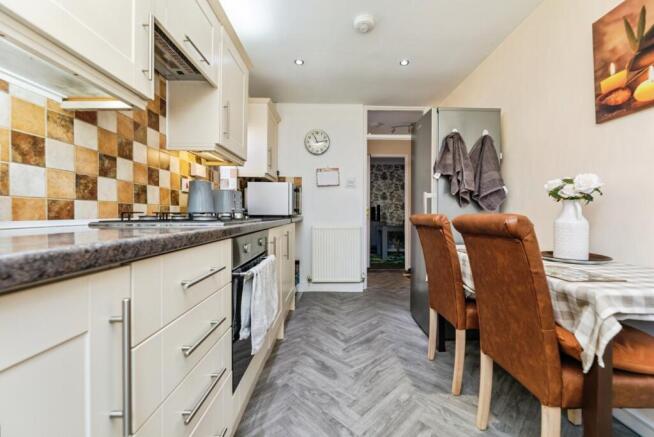 2 bed Bungalow for sale Image 7