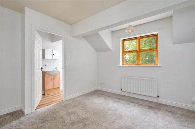 3 bed Town House for sale Image 10