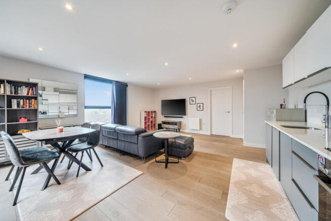 1437958-6-69ce320...