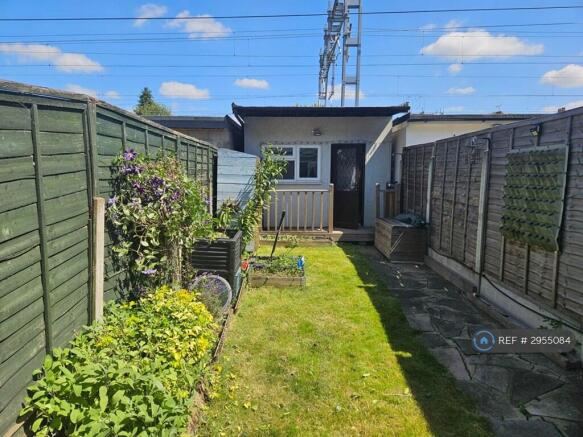 Garden And Self Contained Studio