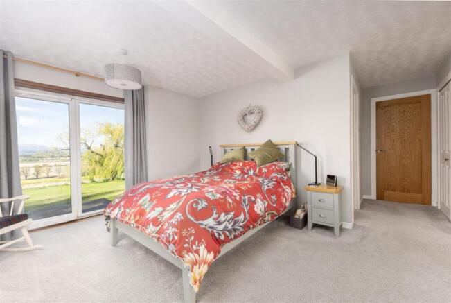 MASTER BEDROOM.jpg