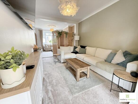 4 bed Semi-Detached for sale Image 11