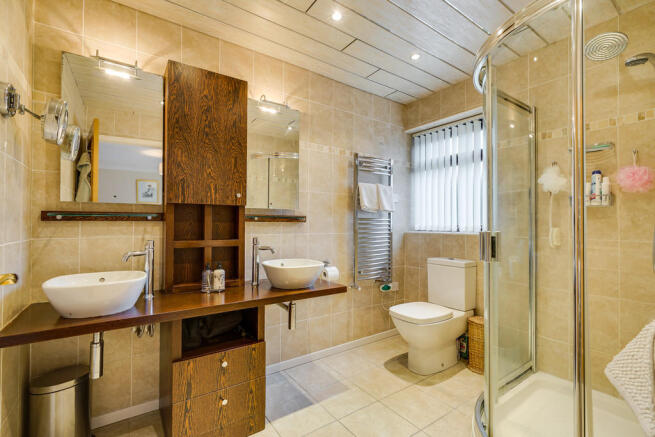 Master En-suite