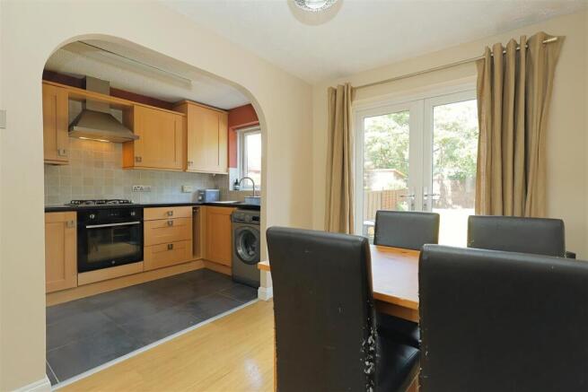 3 bed Town House for sale Image 5