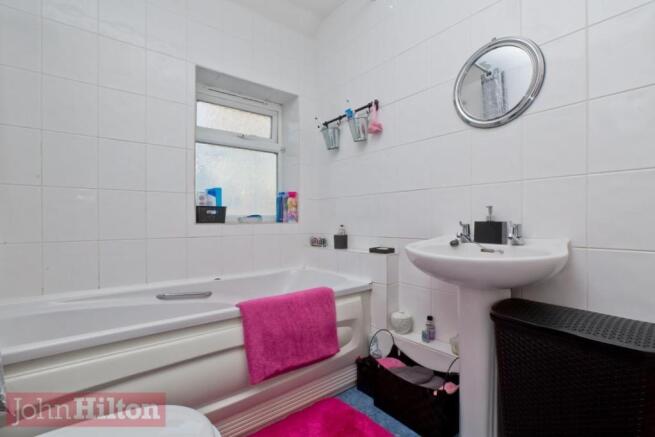 779. Bathroom 2.JPG