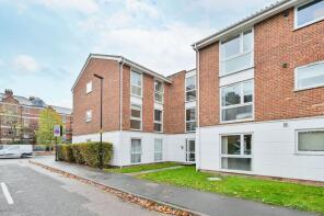 10, Ravensmede Way, Chiswick, London W4 1TD