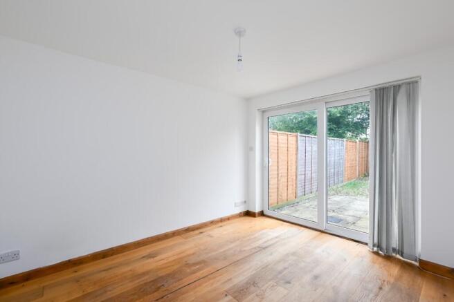 3 bed Semi-Detached to rent Image 6