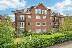 3, 27 Walsingham House, Forest View, London E4 7AX