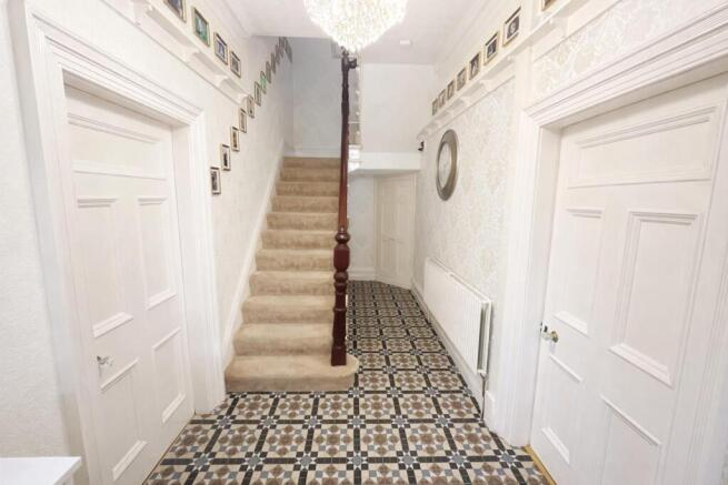 4 bed Semi-Detached for sale Image 9
