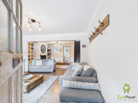 EweMove Estate Agents Basingstoke - 29 Roman Road