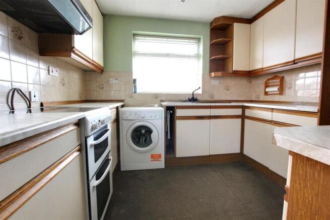 2 bed Semi-Detached Bungalow for sale Image 5