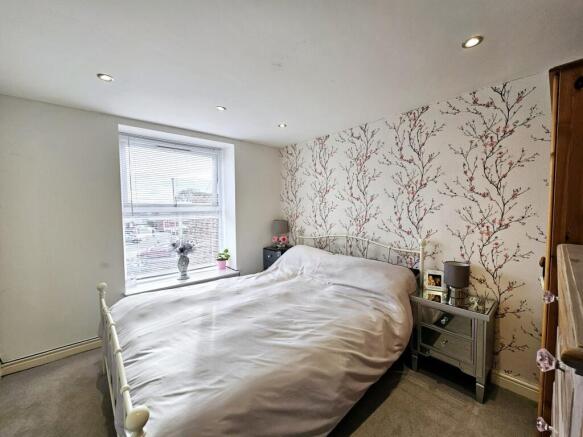 2 bed Semi-Detached for sale Image 7