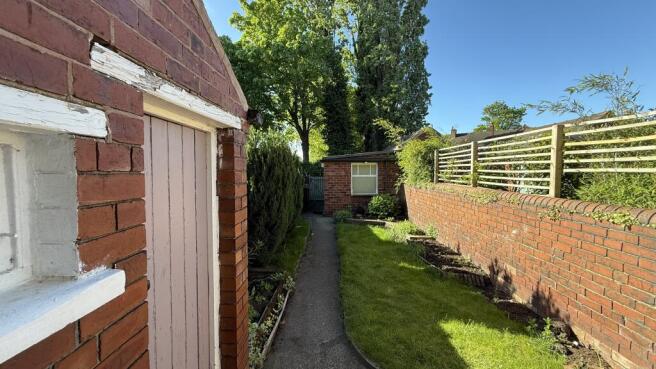 3 bed Terraced for sale Image 9