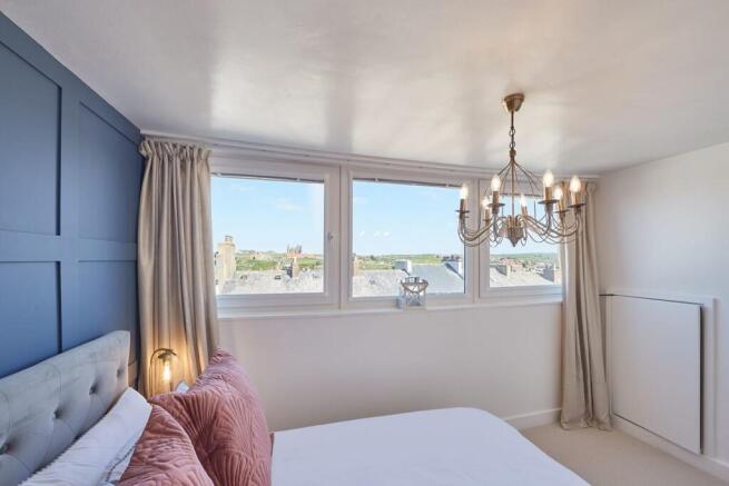 2 bed Flat for sale Image 12