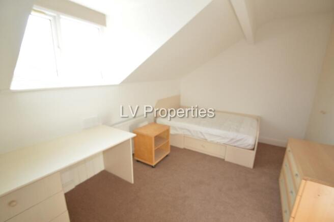 3 bed Terraced to rent Image 11