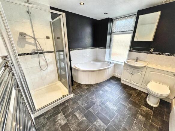 3 bed Terraced for sale Image 7