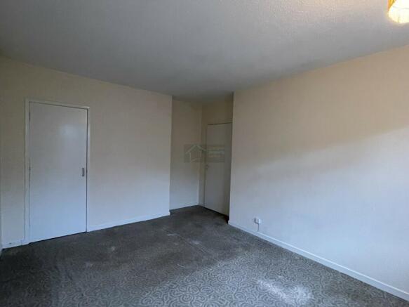 Bedroom 2b.JPG
