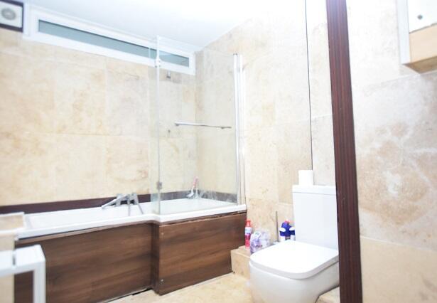 3 bed Apartment to rent Image 4