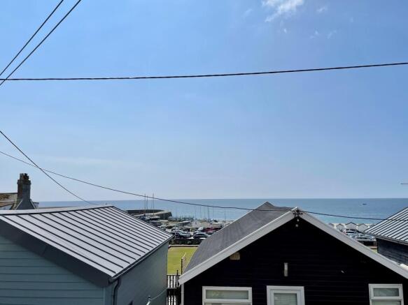 Bowling Green Chalet, Lyme Regis, Dorset, DT7 photo 4