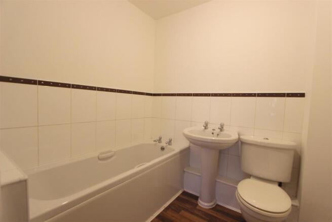 BATHROOM/WC
