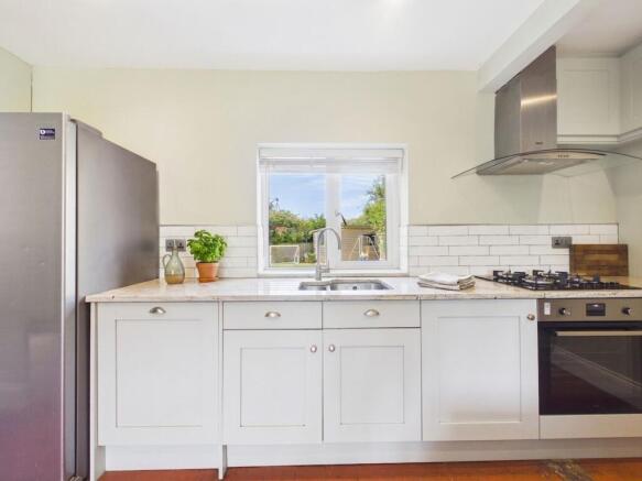 3 bed Semi-Detached for sale Image 6