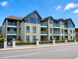 8, Pebble Beach Apartments, Marine Parade East, Lee-on-the-solent PO13 9FR
